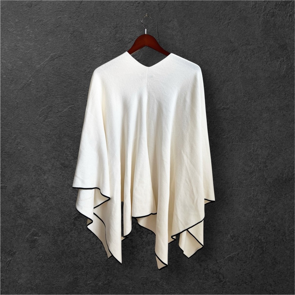 MM LAFLEUR Angelou Shawl Contrast Ivory Poncho with Black Trim NWT - Picture 5 of 9